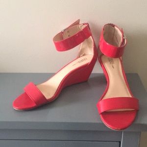 Size 7 mini wedge sandals